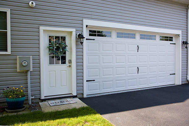 24/7 Emergency Garage Door Panel Replacement experts in Muscoda, WI
